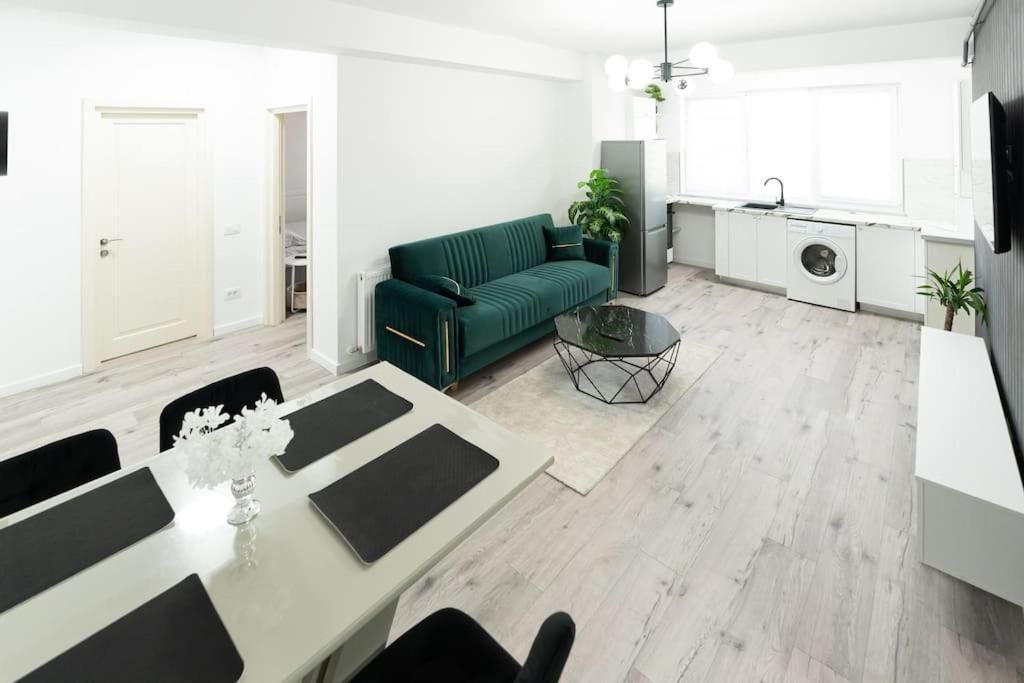Apartament Markos Suceava Bagian luar foto